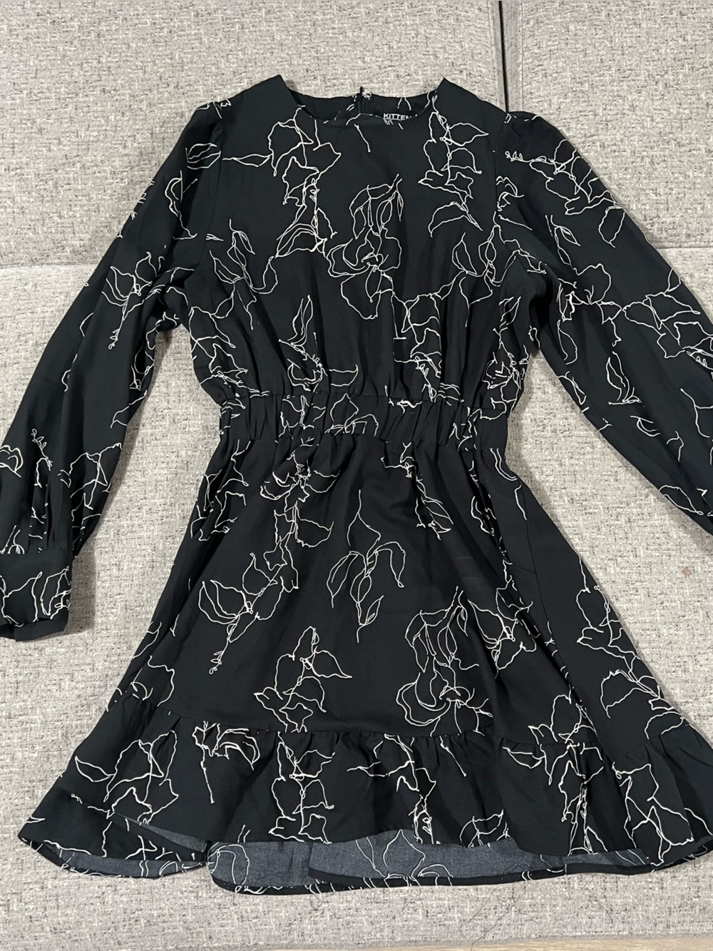 Kittenish Black Long-Sleeve Floral-Outline Tunic